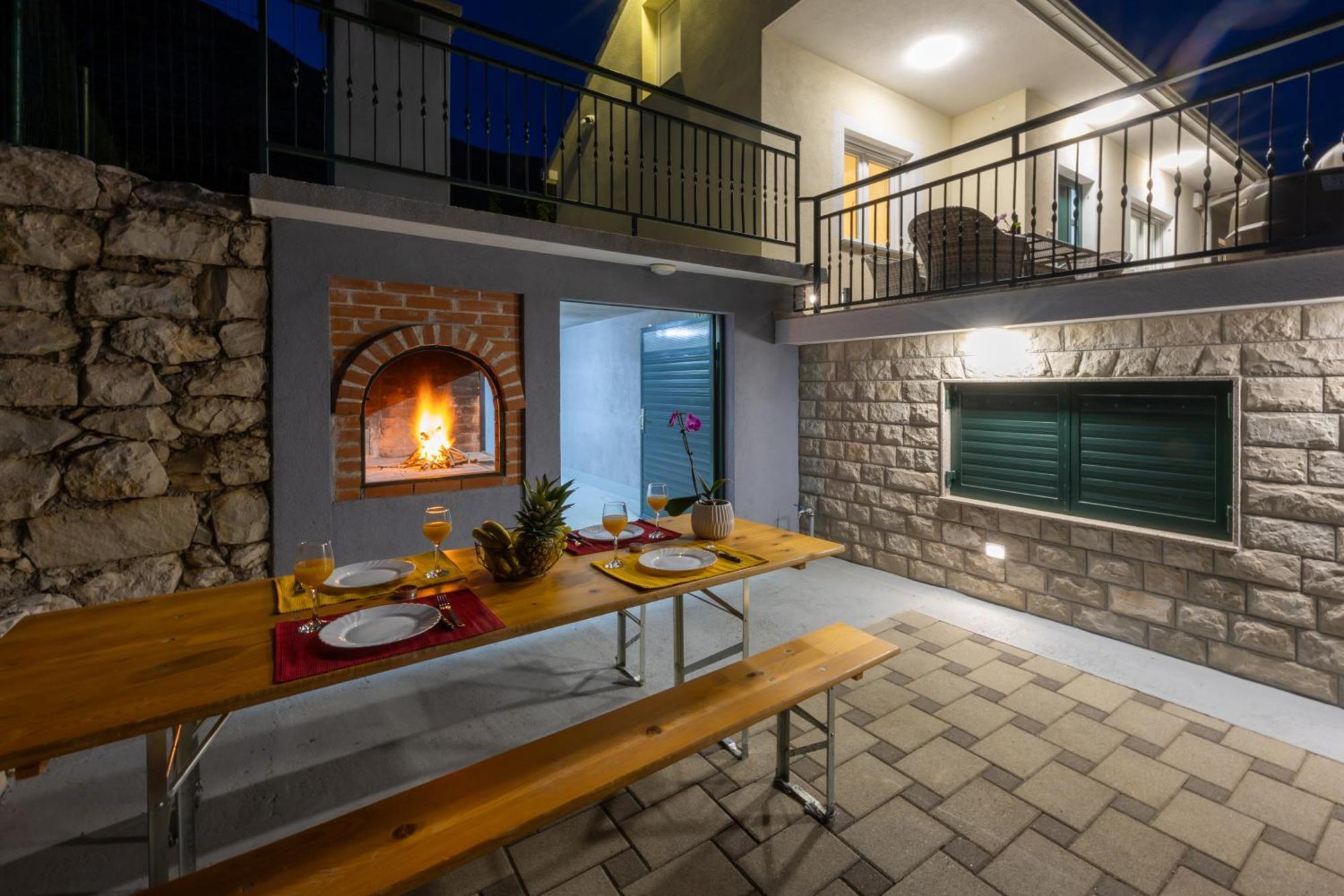Private Villa Golden Hour With A View Of Split Area Kaštel Sućurac Eksteriør billede