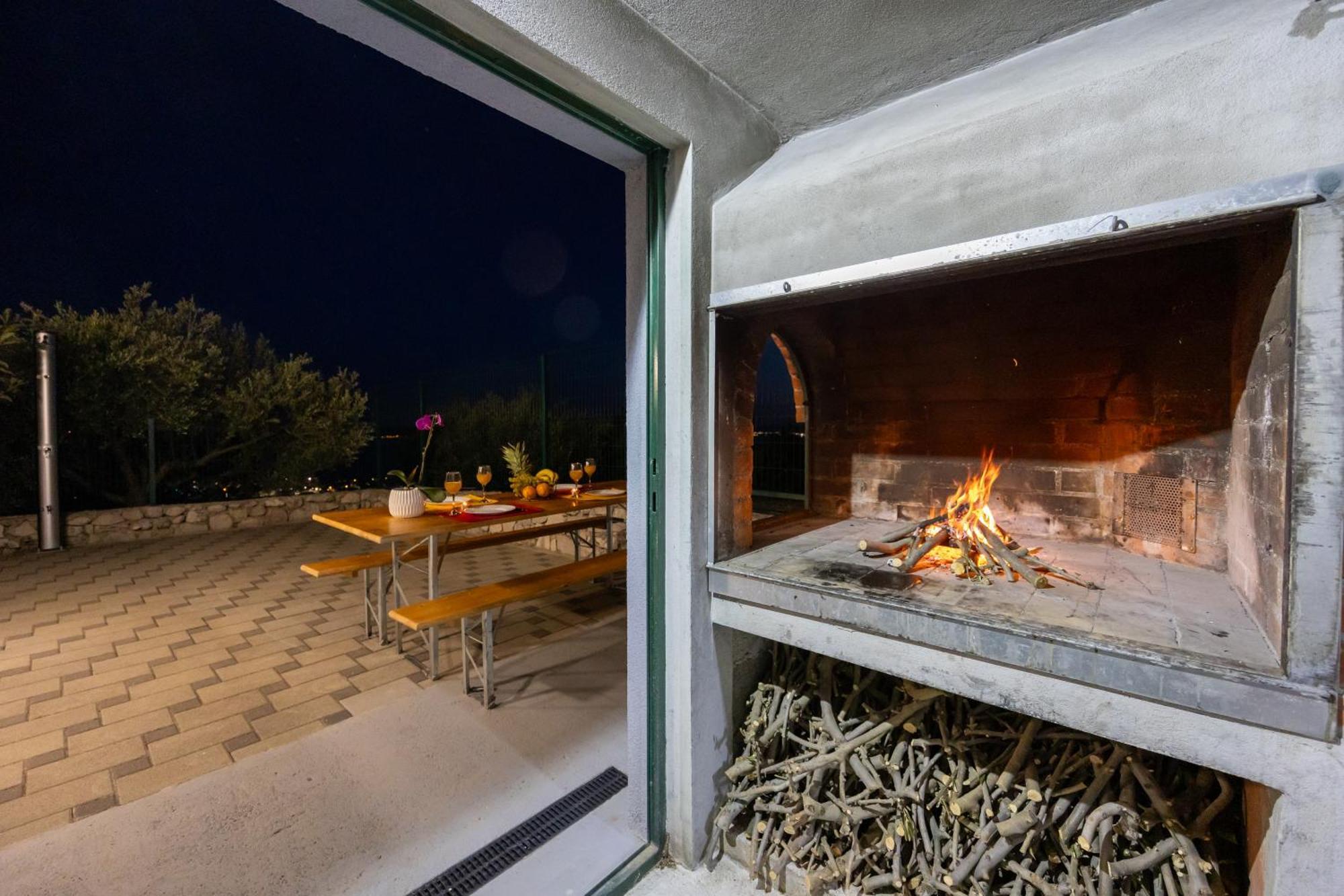 Private Villa Golden Hour With A View Of Split Area Kaštel Sućurac Eksteriør billede
