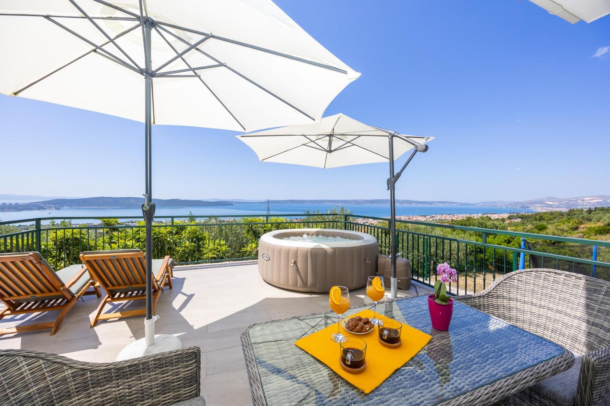 Private Villa Golden Hour With A View Of Split Area Kaštel Sućurac Eksteriør billede